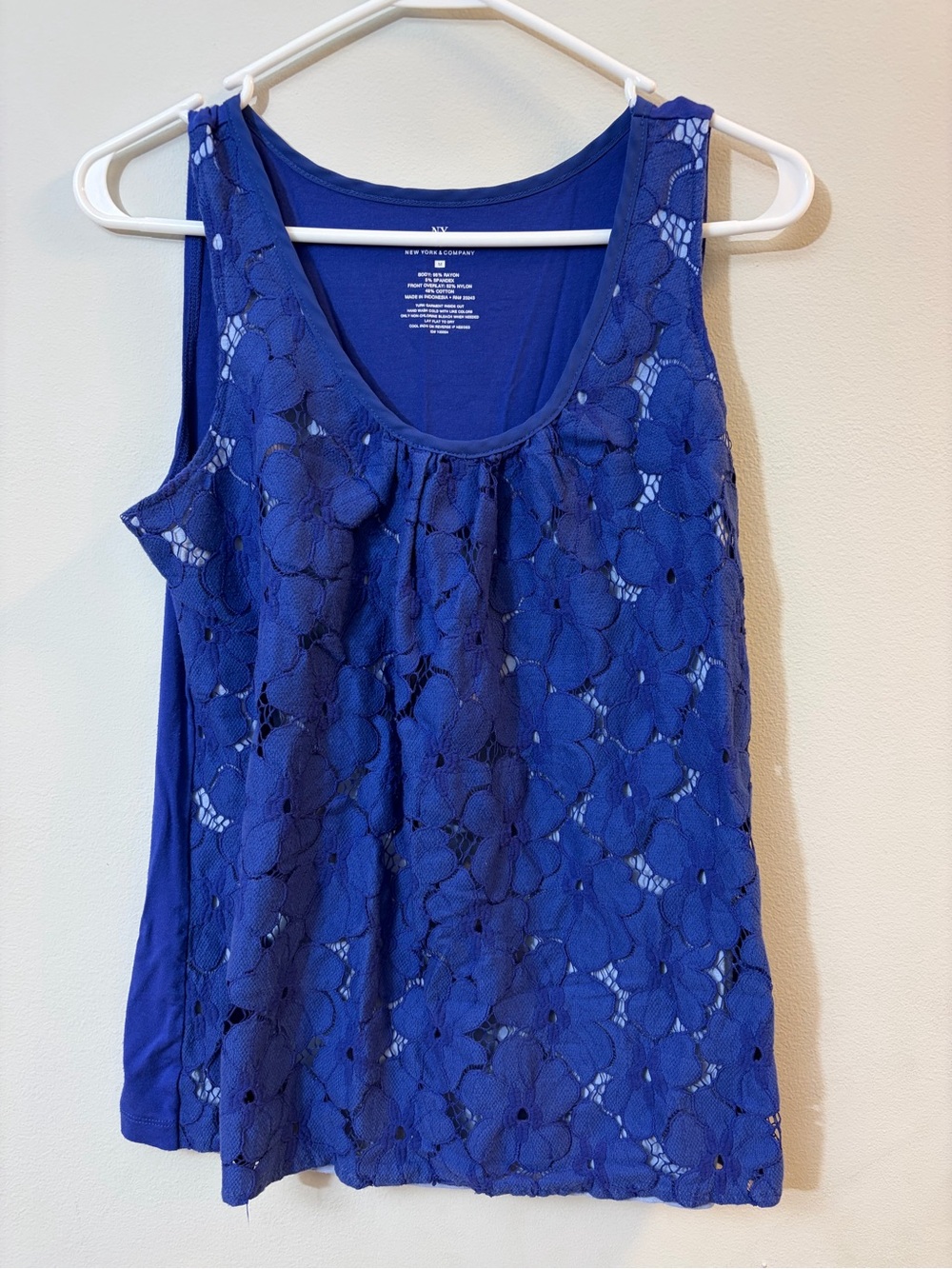 New York & Company Tank Top Medium Blue Lace Front Overlay Stretch Layering